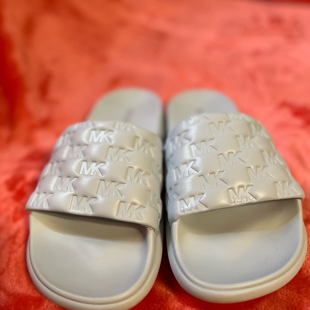 Michael Kors quilted gray slides size 10